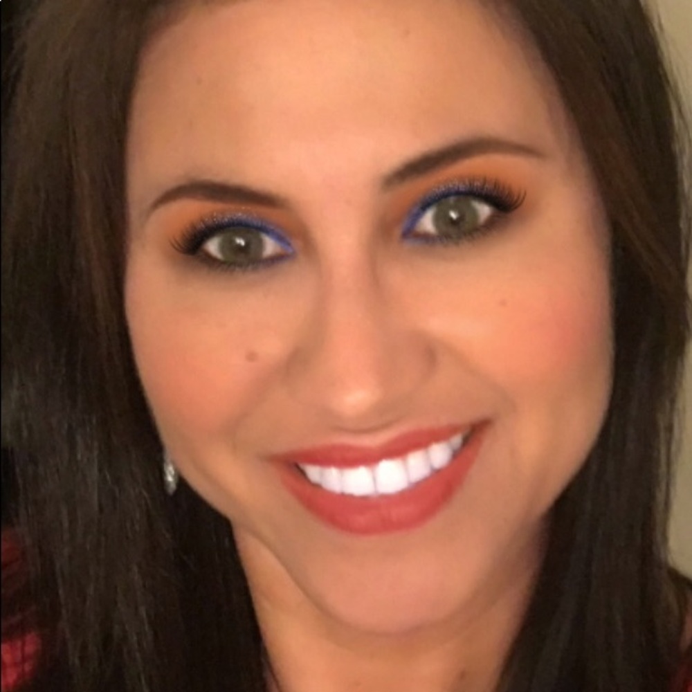 Meet your Posher, Monica